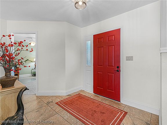 3rd image of 3206 Divot Rd