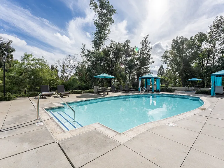 Alta Vista Apartments — Photo 20