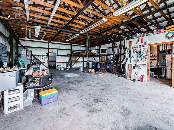 5th image of 3896 Petros Browning Rd