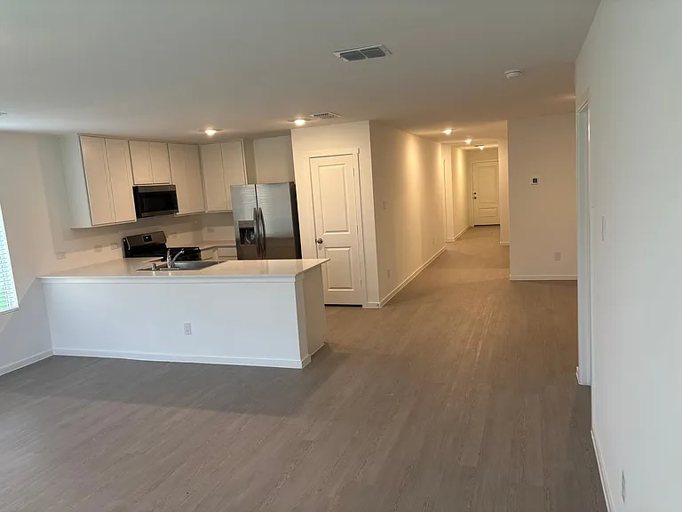 9204 Schram Rd — Photo 5
