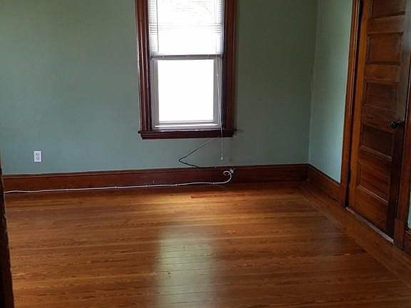 4th image of 12 Day St