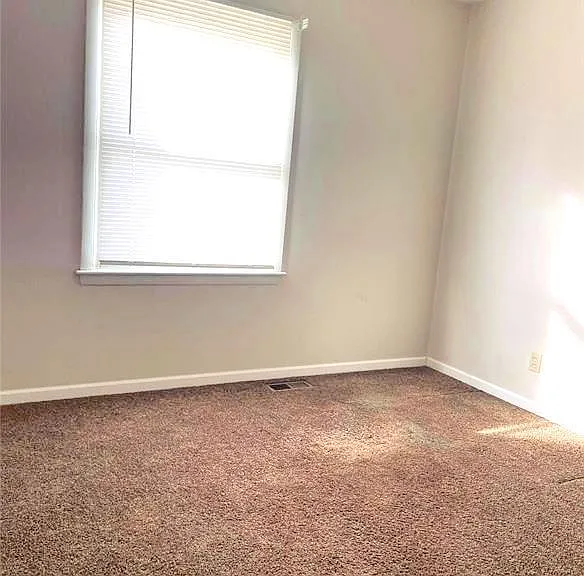 308 Amhurst Dr — Photo 9