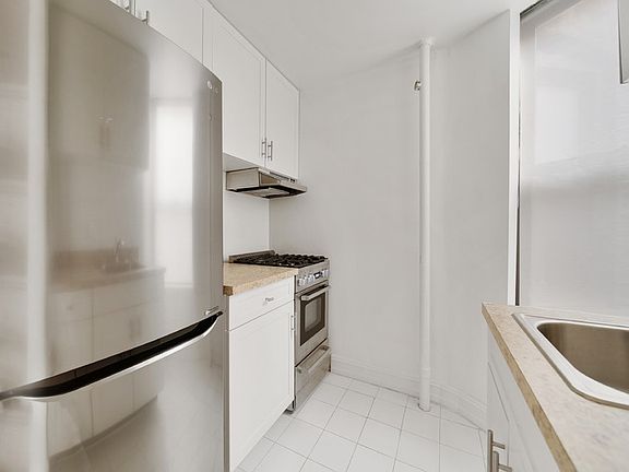 4th image of 510 E 88th St APT 4B