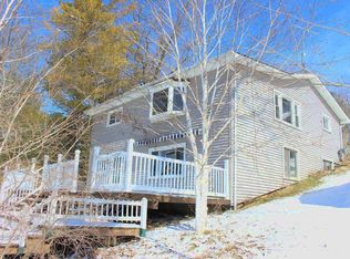 5525 N Clarence Ct, Sanford, MI 48657