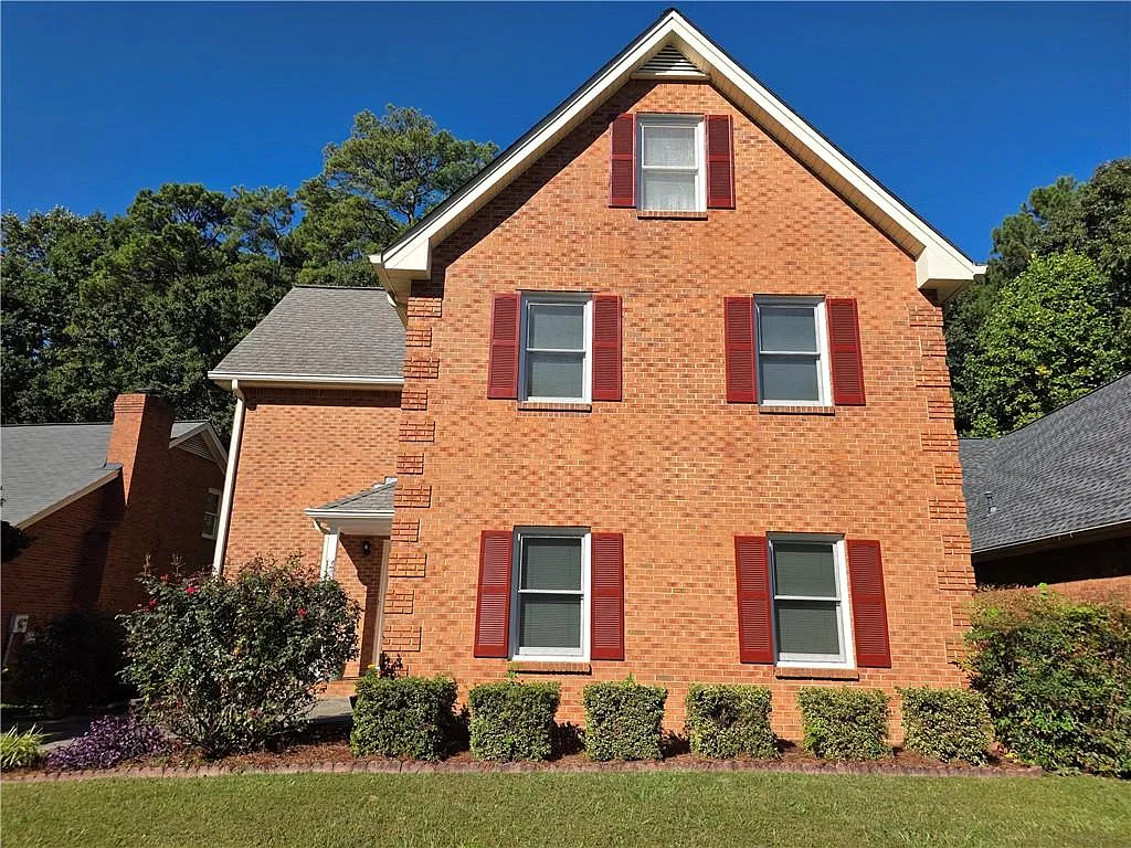 4 bed, 3.5 bath, 1933 sqft, $2,895 — Photo 2