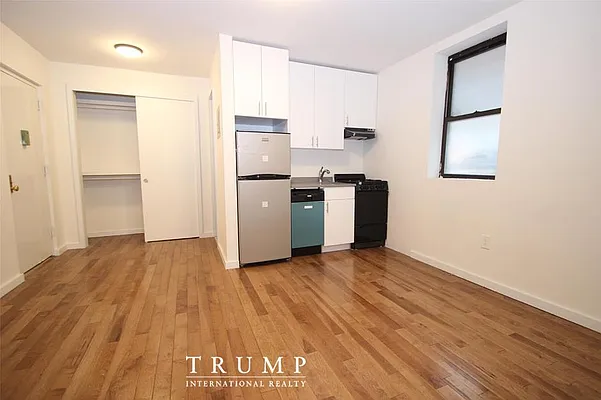 Rented by Trump International Realty | media 8