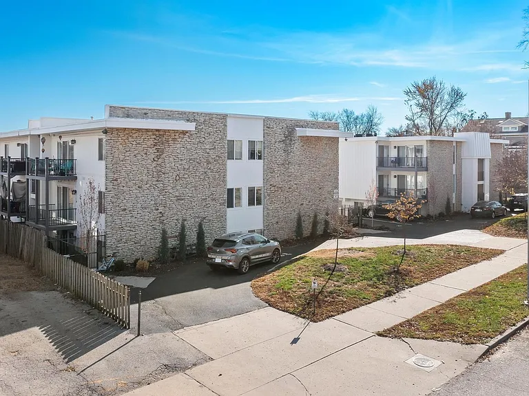 Willow Springs Apartments — Photo 10