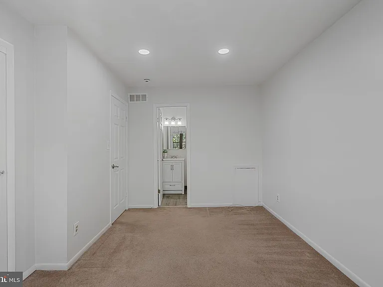 1019 Bancroft Pl — Photo 10