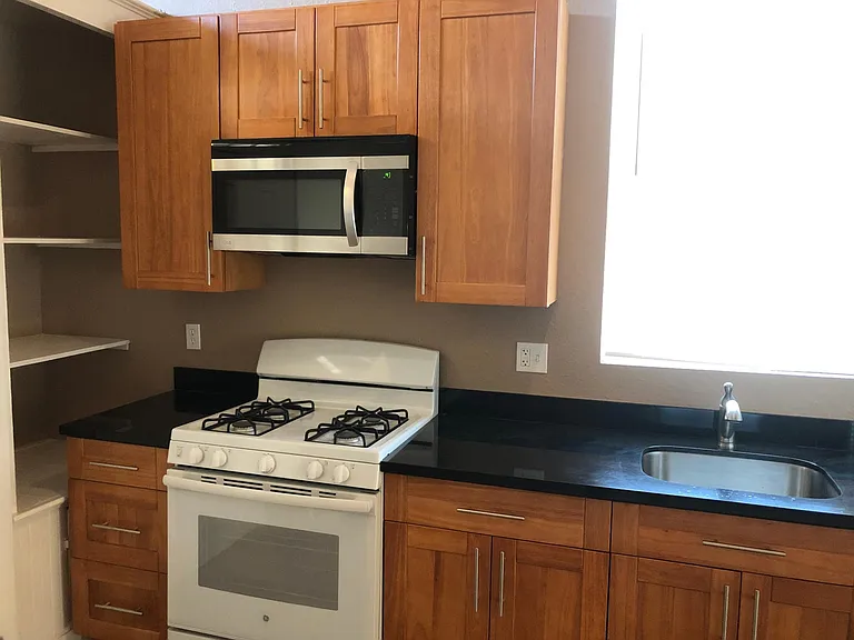 650 Blossom Way #A — Photo 3