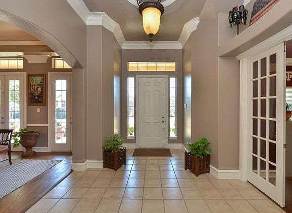 4th image of 1904 Wickwood Ct