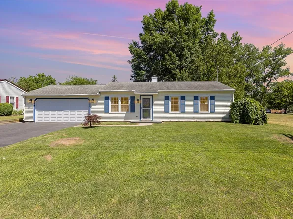 24 Ridgewood Dr, Geneva, NY 14456