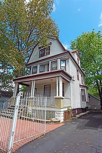 1st image of 1 Davis Pl