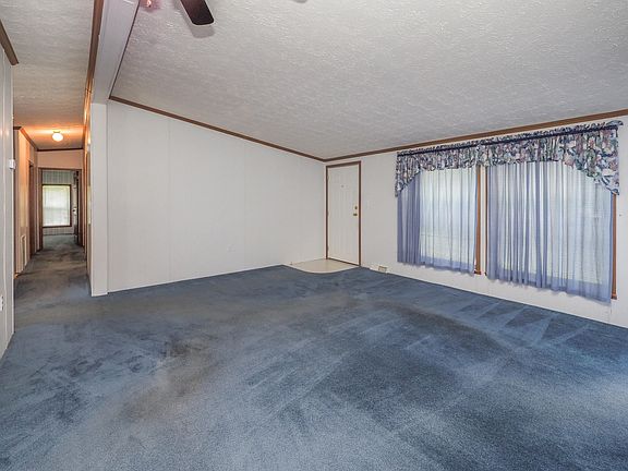 5th image of 1566 Richards Dr