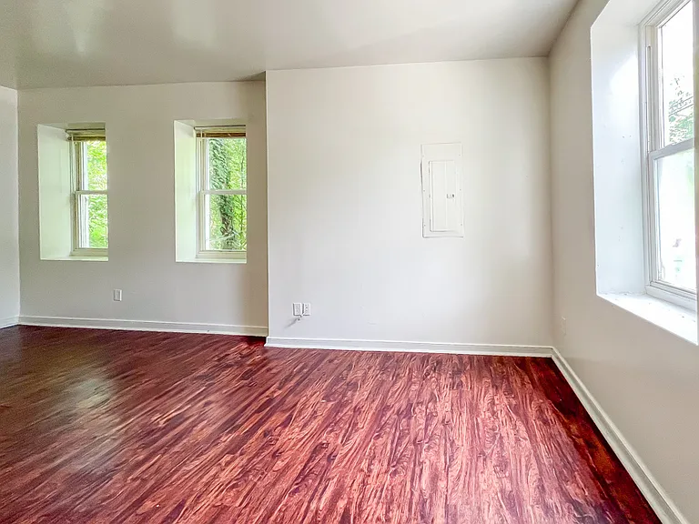 922 Wilcox St — Photo 13