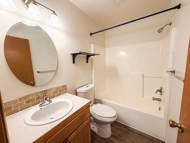 Full bathroom in master bedroom