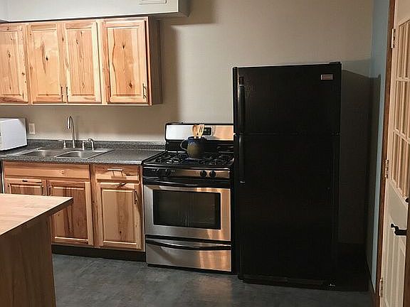 5th image of 11 Riverview Dr