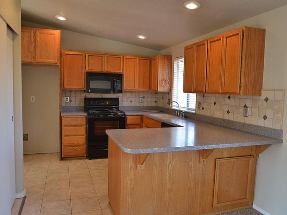 3rd image of 3941 N Visscher St