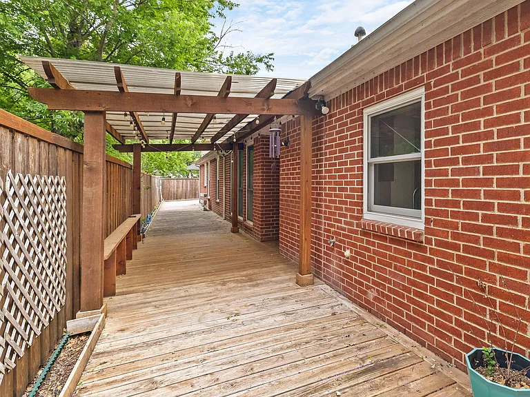 1131 Indy Ct — Photo 35