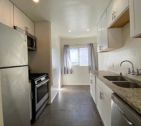 5th image of 1210 N Formosa Ave APT 2