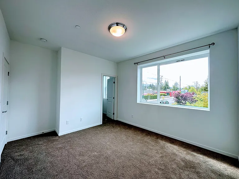 226 N Madison St — Photo 10