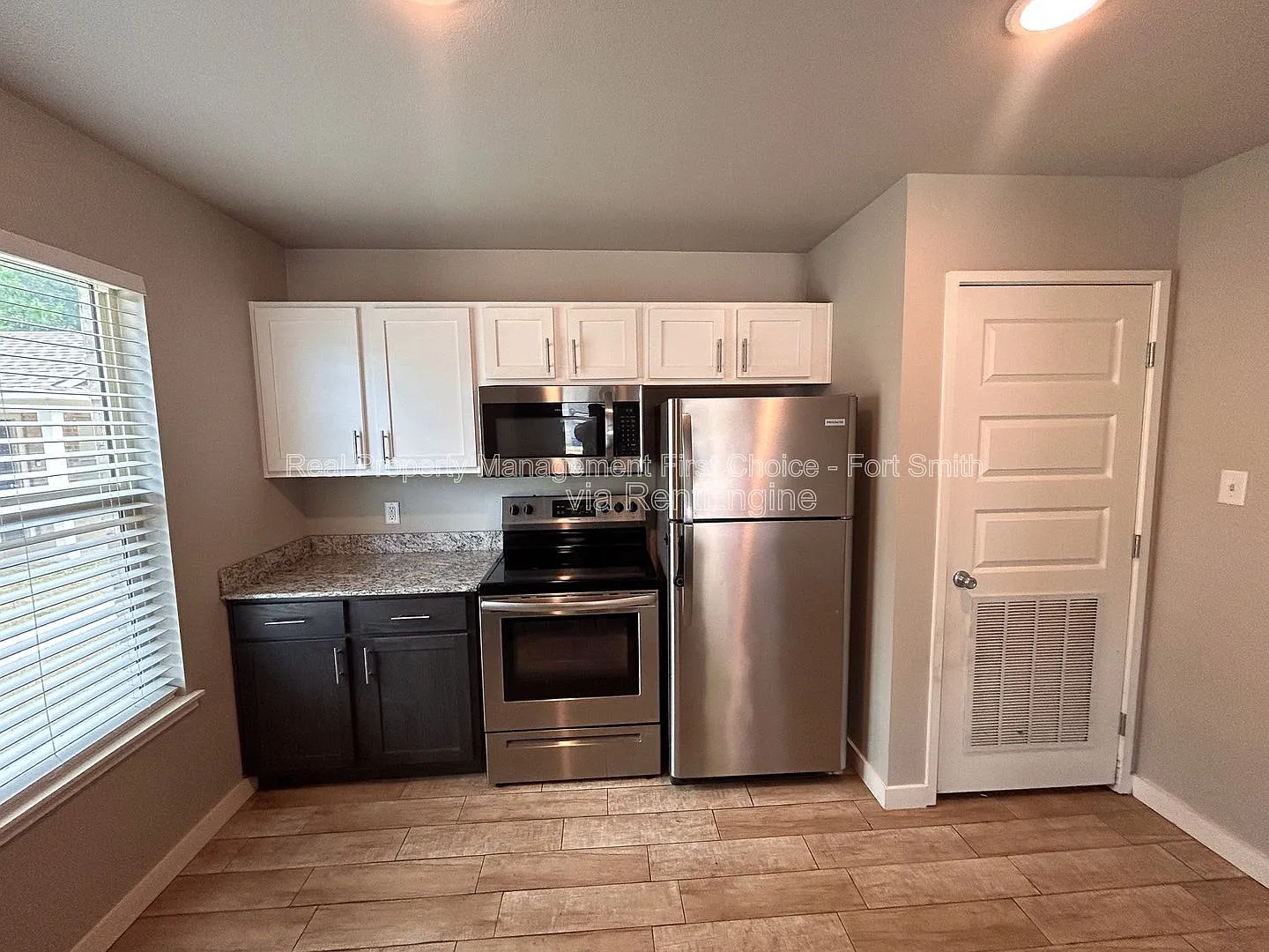 2 bed, 2.0 bath, 875 sqft, $895 — Photo 4
