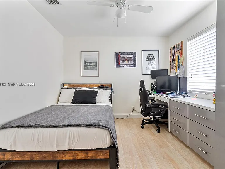 1516 Zenith Way — Photo 26