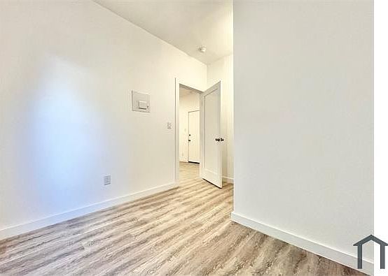 2nd image of 1411 S Burlington Ave APT 7
