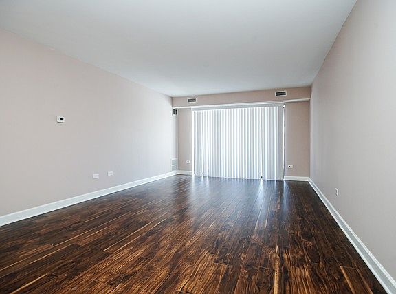 4th image of 743 E Fullerton Ave APT 204