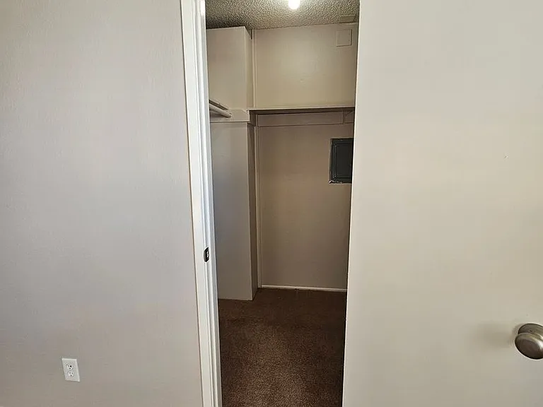 Del Mar Apartment Homes — Photo 39