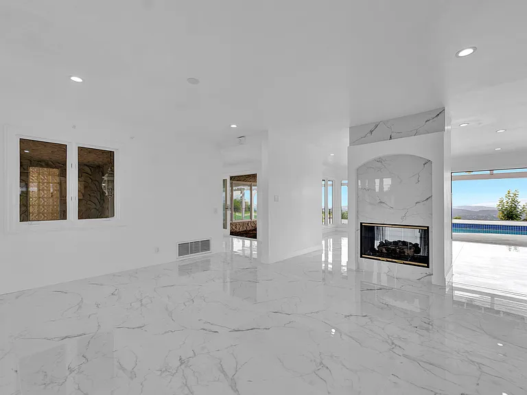 2506 Sapra St — Photo 32
