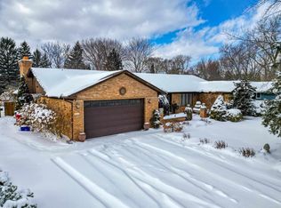 36057 Farmbrook Dr, Clinton Township, MI 48035