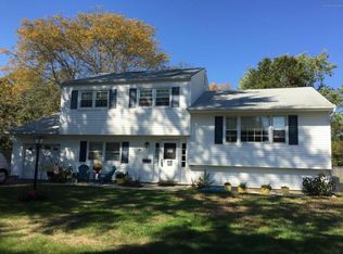 81 Old Queens Blvd, Manalapan, NJ 07726