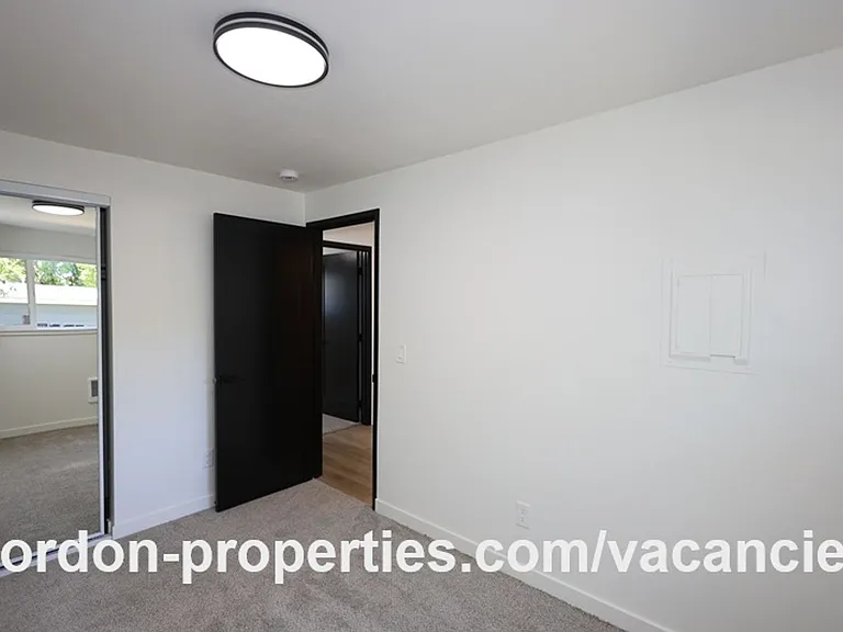 8960 SE Tolbert St #2 — Photo 23
