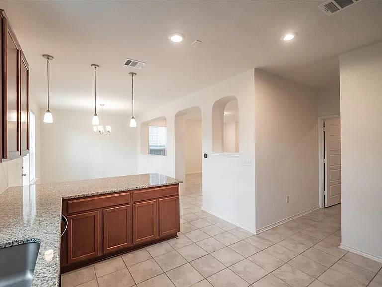 6412 Carriage Pines Dr — Photo 9