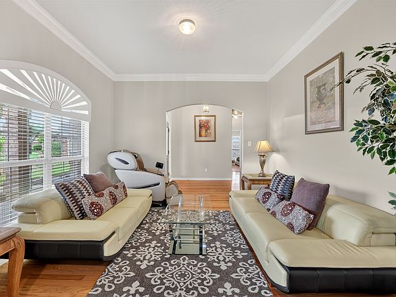 5th image of 3002 Silver Springs Way