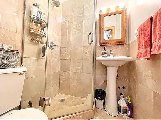 5th image of 122 Suffolk St #2B