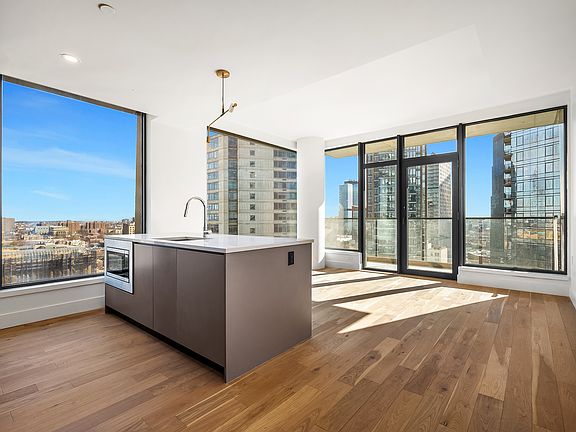 3rd image of 12 Rockwell Pl #1403