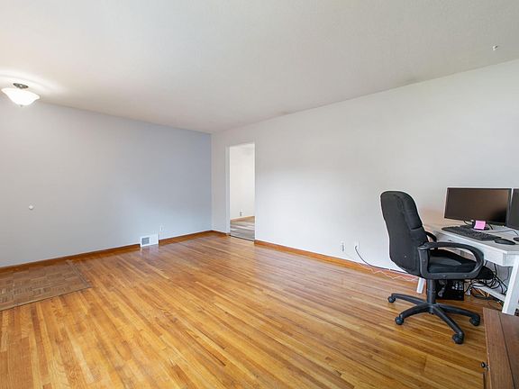 4th image of 1461 Selby Ave