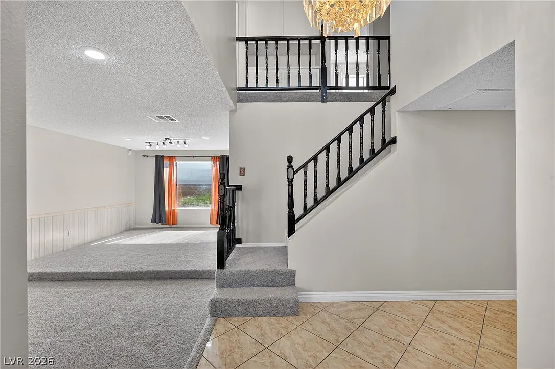 Building Photo - 389 Summer Creek Ct