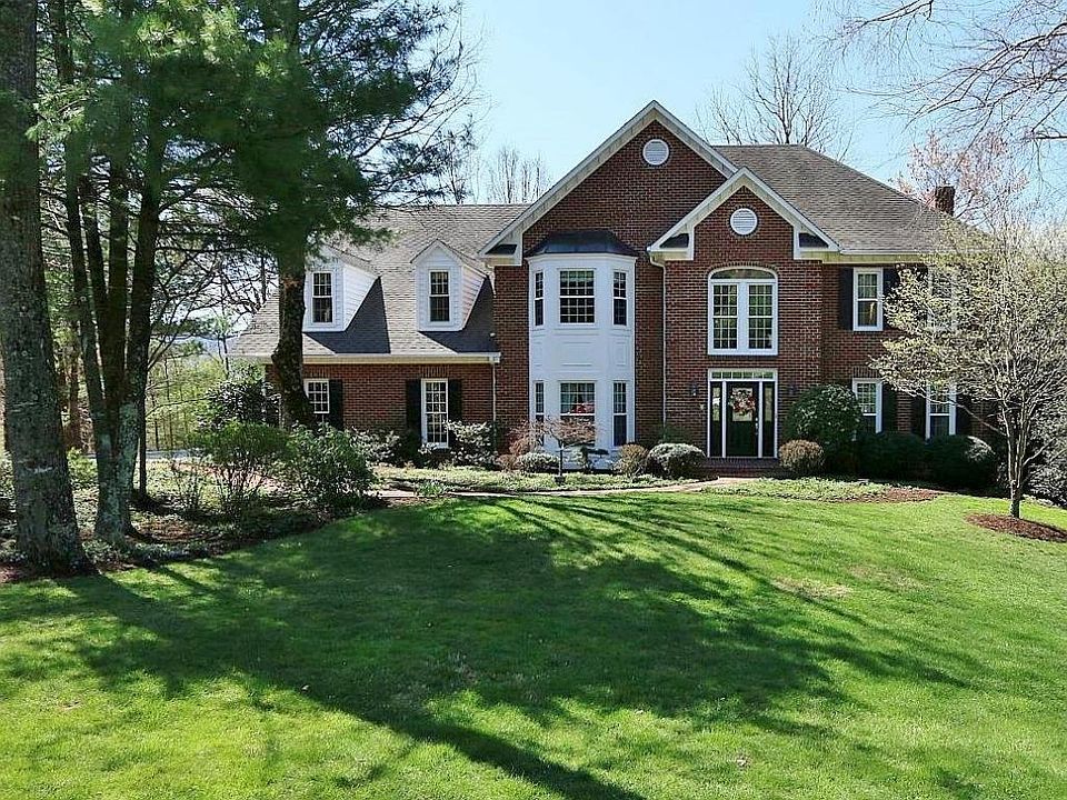 1st image of 1574 Strawberry Mountain Dr