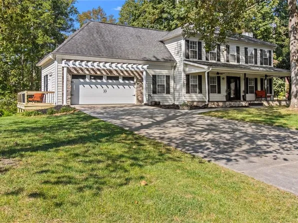 195 Gateway Dr, Rocky Face, GA 30740