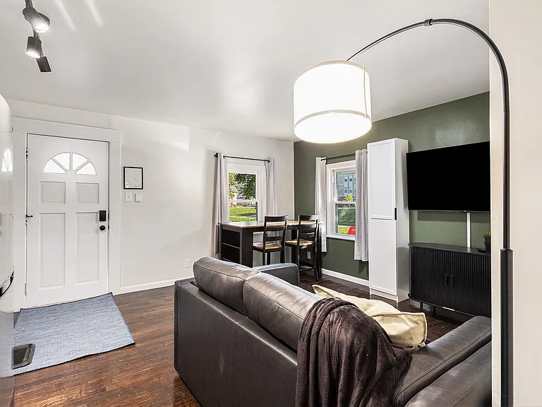 37 Gold Ave NW #2 — Photo 13