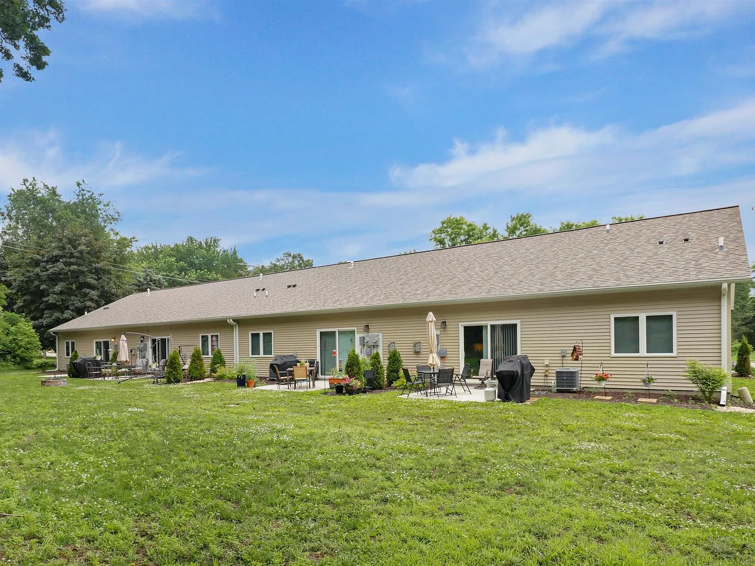 1375 Michigan Ave, Wisconsin Dells, WI 53965 — Photo 3