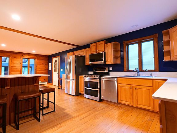 4th image of 286 Wiscasset Road