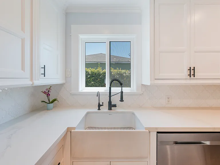 246 N Stevens St — Photo 17