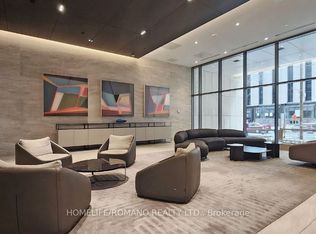 2221 Yonge St #2206, Toronto, ON M4S 0B8