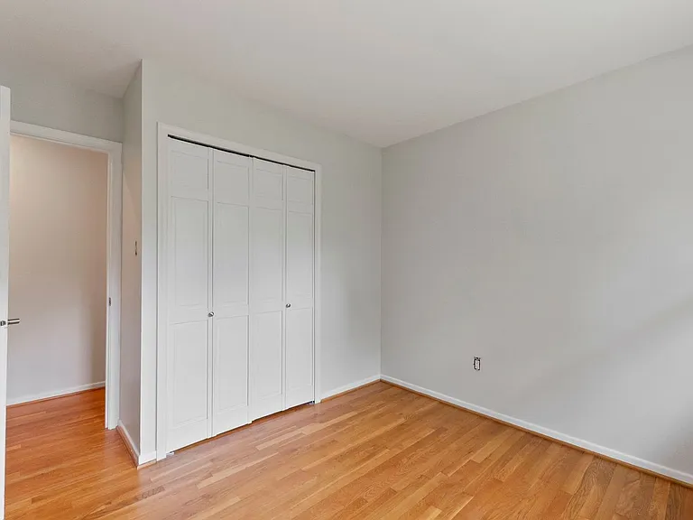 1731 Tamerisk Ct — Photo 32