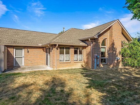 4th image of 2220 Feather Ln