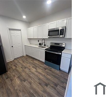 1st image of 2717 W Glenwood Ave Floor 2
