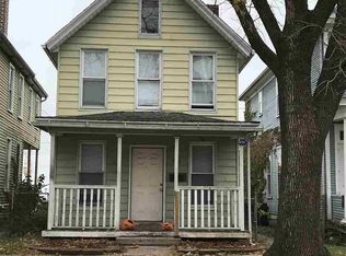 1876 Washington St, Dubuque, IA 52001